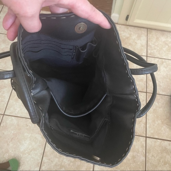 Black PU Leather simple, classy, roomy , lightweight shoulder bag - Picture 7 of 7